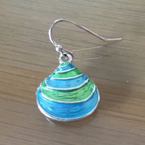 LOOKING TO PURCHASE a pair of these earrings. I lost one of mine.